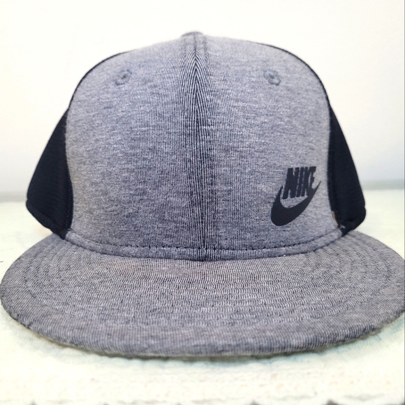 Nike gray cap - Picture 1 of 3